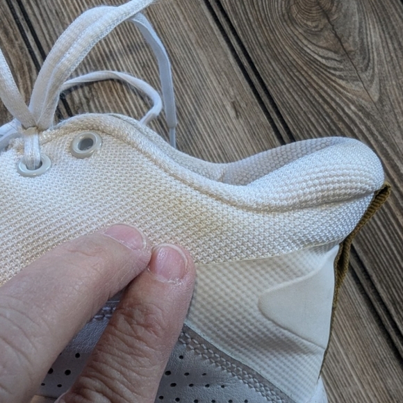 Under Armour SC Stephen Curry size 8.5 white and gold basketball shoes - Picture 6 of 12